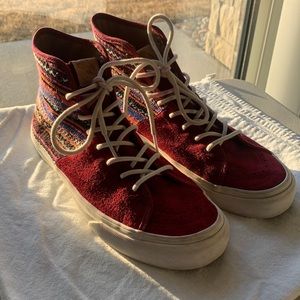 Women’s Suede Hi-Top Vans